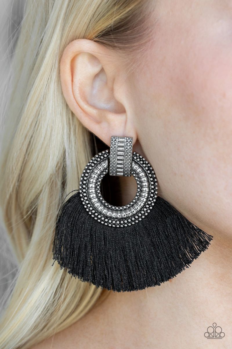 Foxtrot fringe black paparazzi cheap