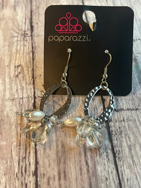 Paparazzi White Silver Earrings #1119