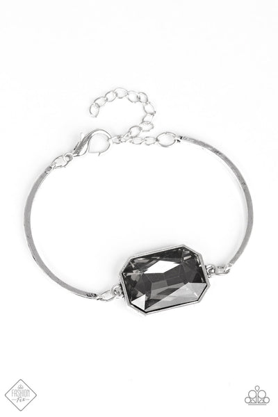 Paparazzi - Urban Queen - Silver Bracelet #1128 (D