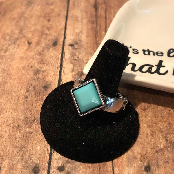Stylishly Fair and Square - Green Paparazzi Ring