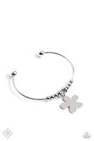 Paparazzi - Comber Canvas - Silver Bracelet Cuff Fashion Fix