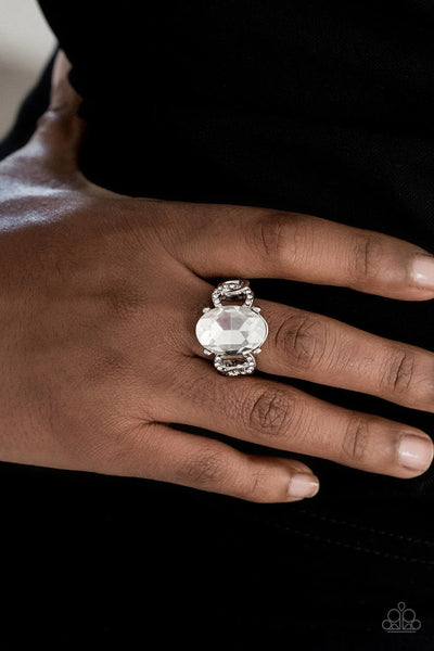Paparazzi - Million Dollar Diva - White Paparazzi Ring