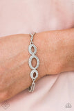 Paparazzi - Timelessly Metropolitan - White Bracelet Clasp Fashion Fix