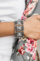 Paparazzi - Tycoon Texture - White Bracelet Fashion Fix