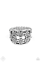 Paparazzi -  Crazy About Daisies - Silver Paparazzi Ring Fashion Fix