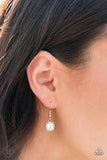 Paparazzi - Go-Getter Gleam - White Necklace Fashion Fix