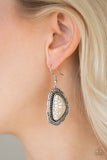 Paparazzi - Santa Fe Soul - White Earrings #589 (D)