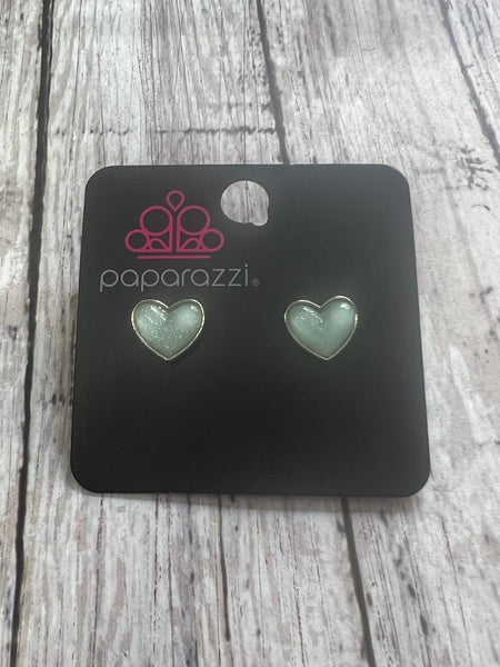Paparazzi - Starlet Shimmer Heart Green Earrings