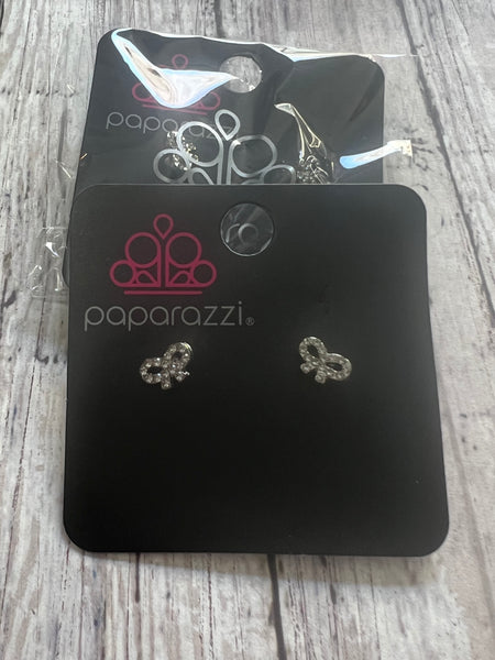 Paparazzi - Starlet Shimmer Earrings White Bows