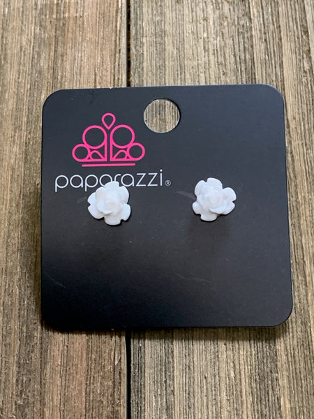 Paparazzi - Starlet Shimmer Earrings Flowers White