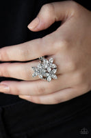 Paparazzi - Gardenia Grandeur - White Ring #2005
