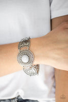Avant-VANGUARD - Gray Silver - Paparazzi Clasp Bracelet
