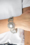 Avant-VANGUARD - Gray Silver - Paparazzi Clasp Bracelet