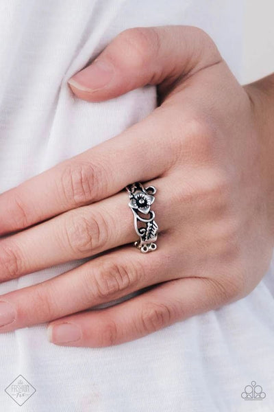 Paparazzi - Island Haven - Silver Paparazzi Ring #3930