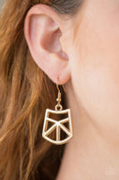 Strike While HAUTE - Gold - Paparazzi Necklace