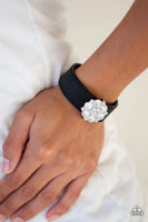 Show-Stopper - Black - Paparazzi Snap Bracelet