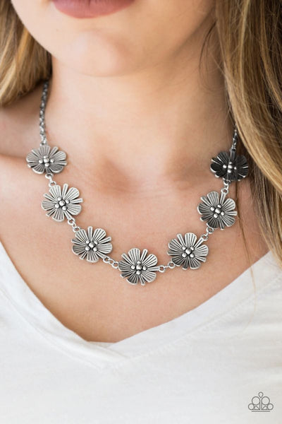 Poppin Poppies - Silver - Paparazzi Necklace #4173