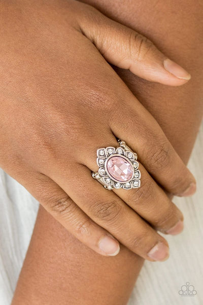 Paparazzi - Power Behind The Throne - Pink Paparazzi Ring